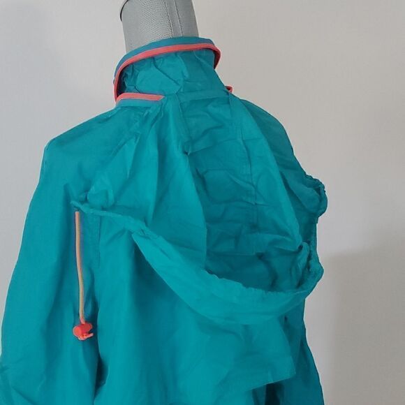 Woolrich | Travel Windbreaker  - Picture 7 of 8